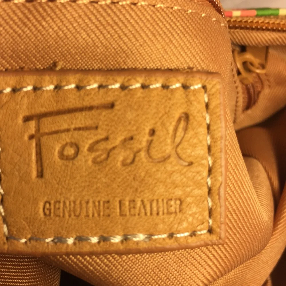 Fossil leather crossbody almost new roomy bright - Picture 7 of 8